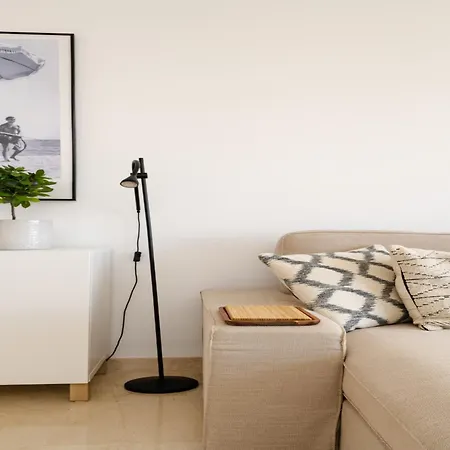 Lovely With Shared Pool Marbella