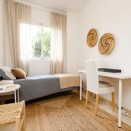 Lovely With Shared Pool Apartment